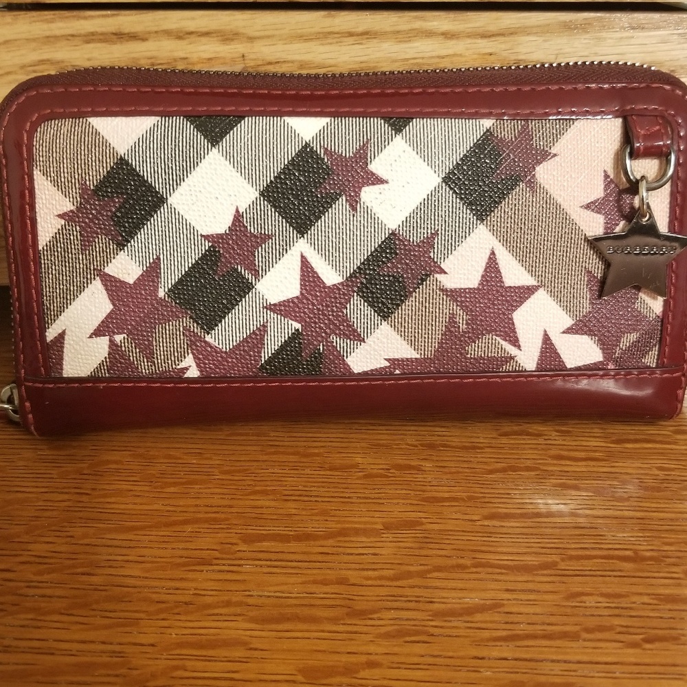 "FINAL PRICE" VGUC Burberry Zip Around Wallet